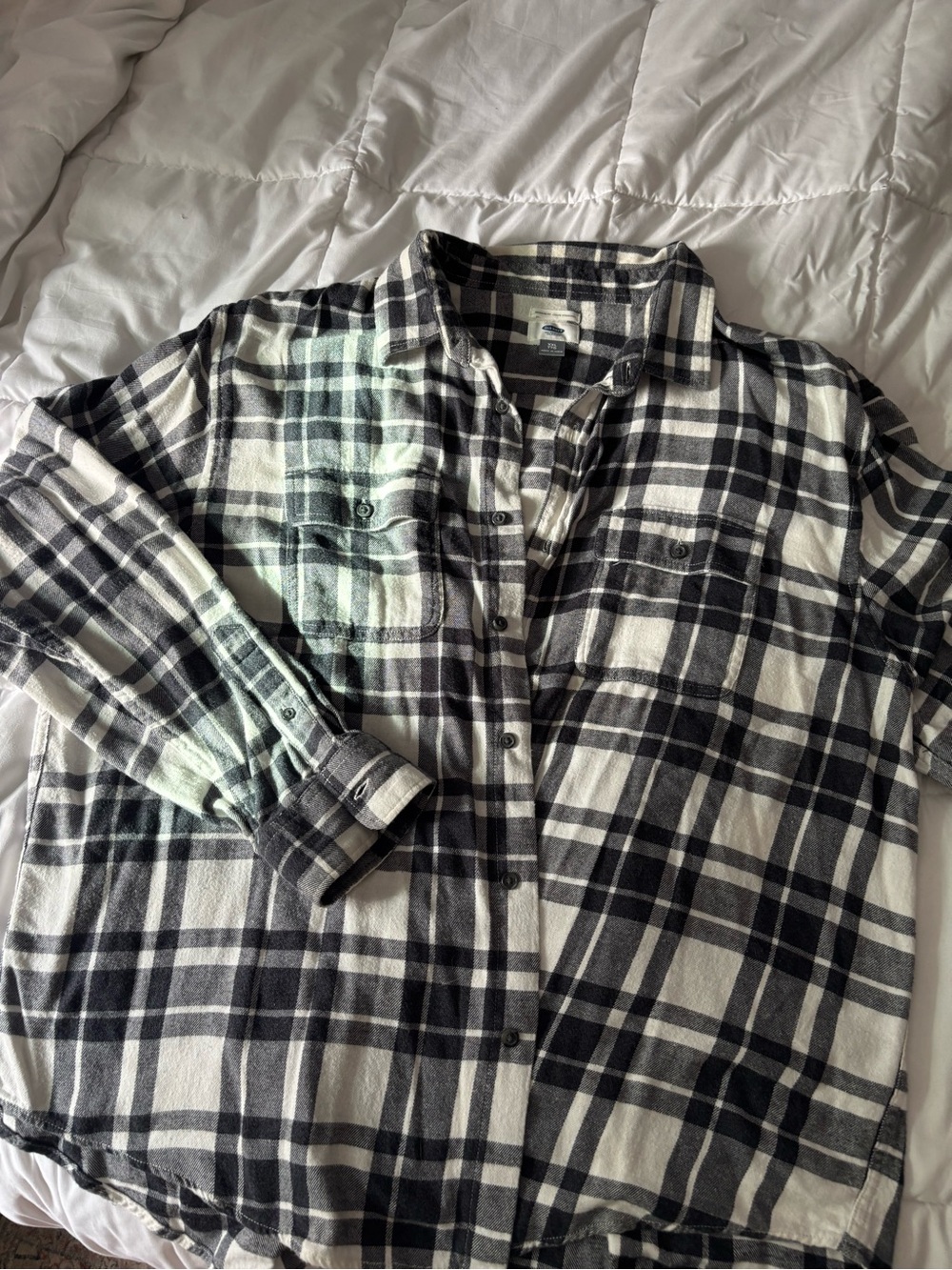 Old Navy Black & White Plaid Men's Flannel Shirt